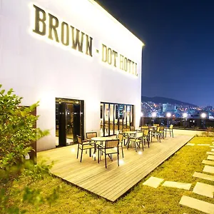Brown Dot Station Hotel